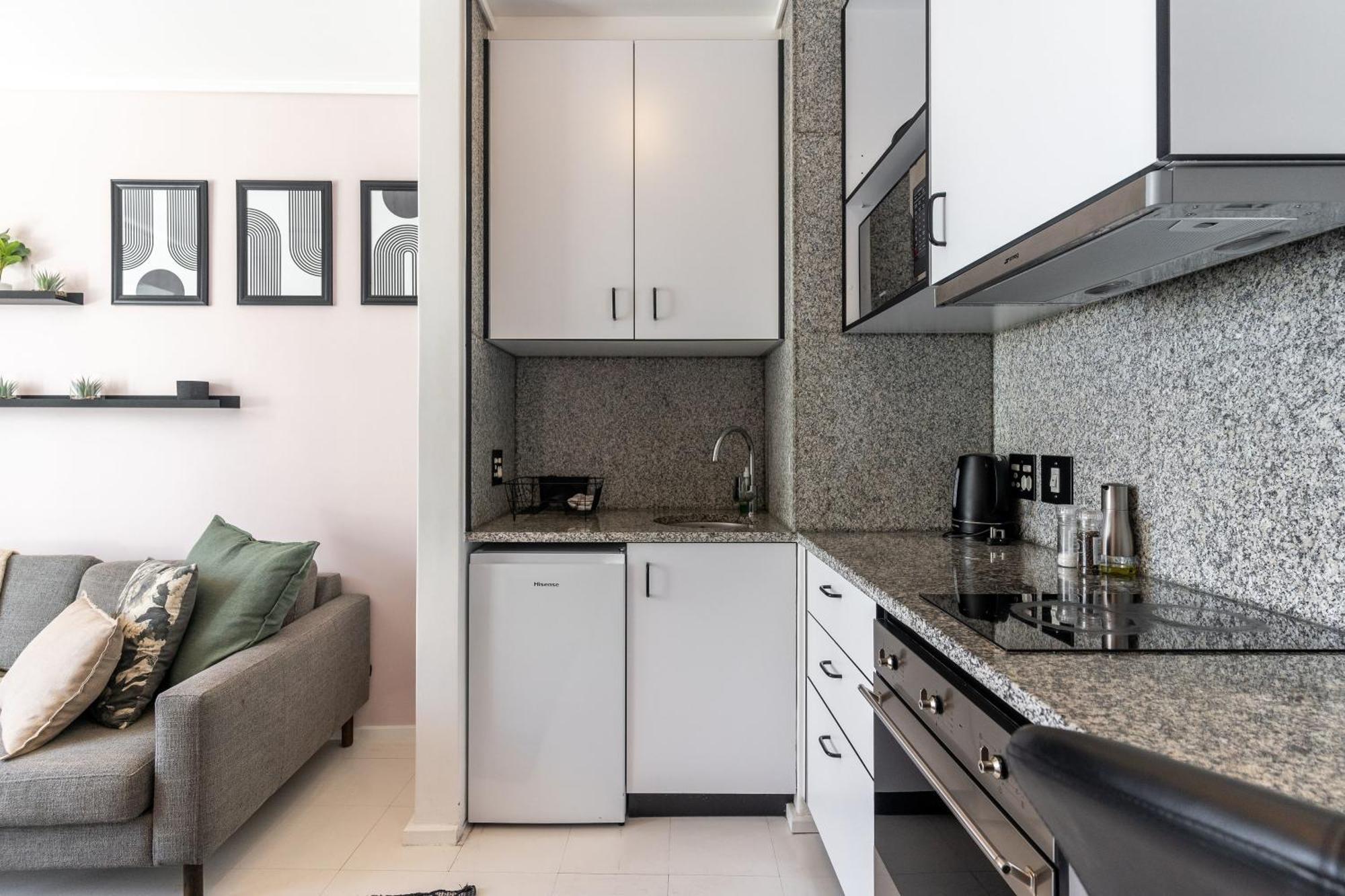 Flamingo 302: Sea Point Aprt With Sea Views Cape Town