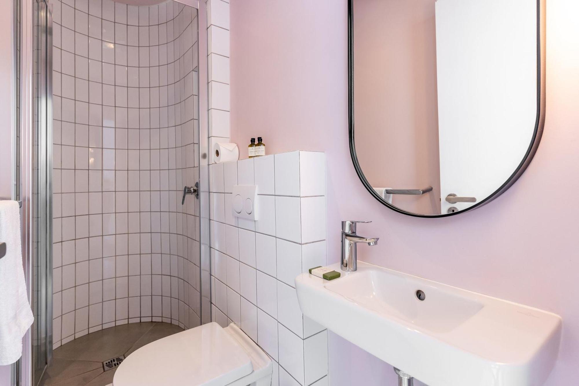 Flamingo 302: Sea Point Aprt With Sea Views Apartment *